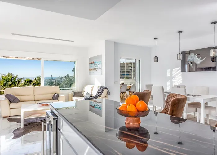 Beachfront Penthouse With Sea Views Puerto Banus דירה מארבלה