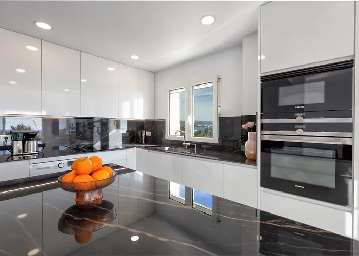 아파트 Beachfront Penthouse With Sea Views Puerto Banus *
