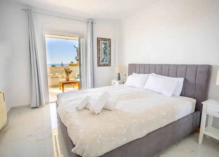 아파트 Beachfront Penthouse With Sea Views Puerto Banus 마르베야