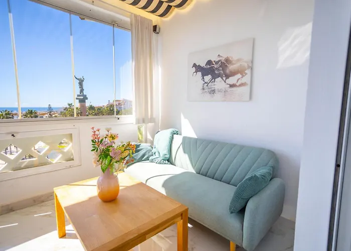 Beachfront Penthouse With Sea Views Puerto Banus * 마르베야