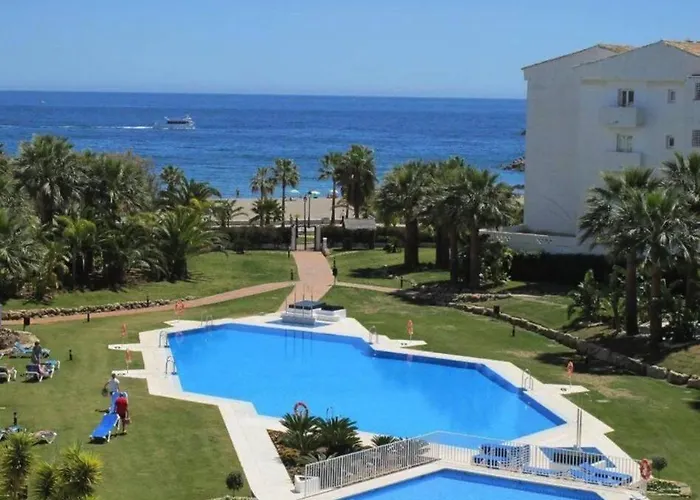 Beachfront Penthouse With Sea Views Puerto Banus Daire Marbella
