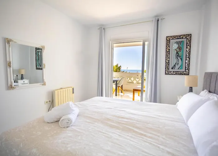 Daire Beachfront Penthouse With Sea Views Puerto Banus Marbella